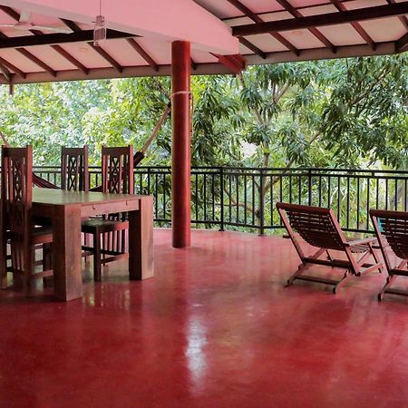 Julia Safari Inn Tissamaharama Exterior photo